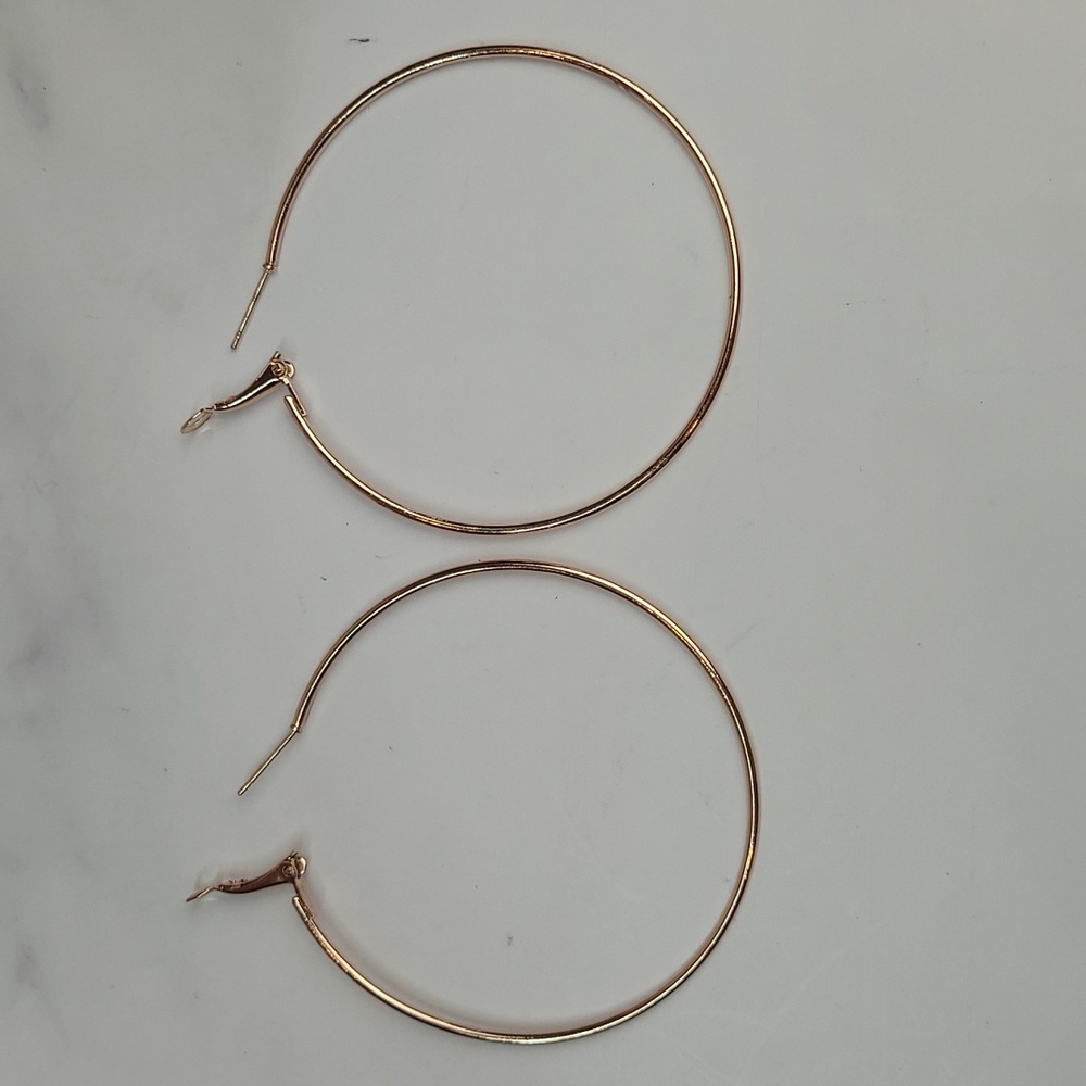 THREE PAIR LARGE PIERCED HOOP EARRINGS - Picture 5 of 8
